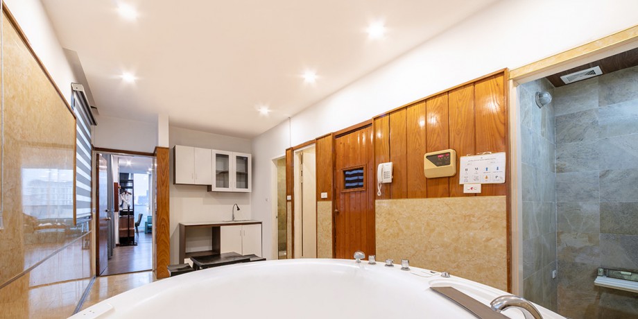 1005executive (6).jpg